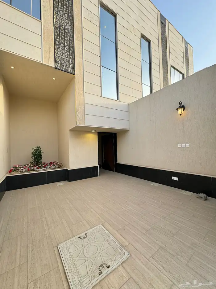 للبيع تاون هاوس مستقل مدخل سيارة وسطح تصميم كلاسيكي 0