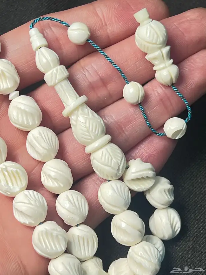 مسباح عظم منقوش تحفة فنية 1