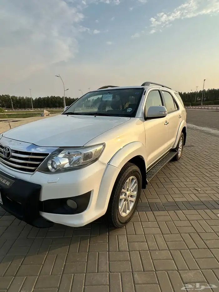 فورتشنر 2014 قير عادي VXسته سلندر 0