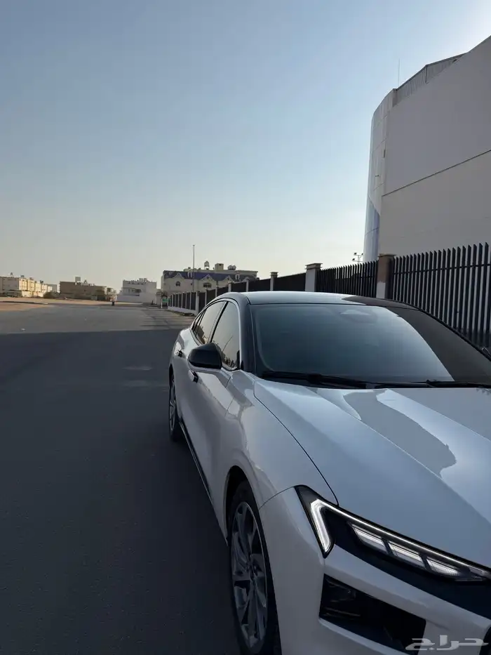 تورس تيتانيوم ابيض فل كامل 2024 5