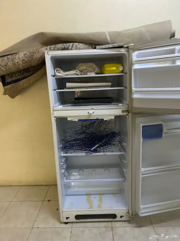 ثلاجه و كنب 4