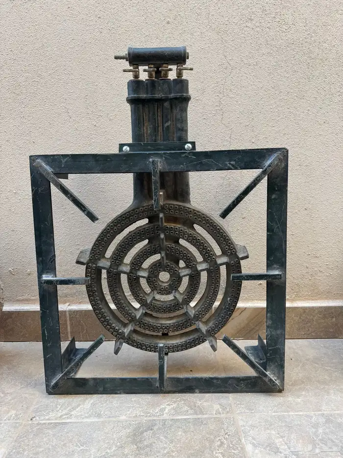 دافور ايطالي قديم ومركب كبير 3