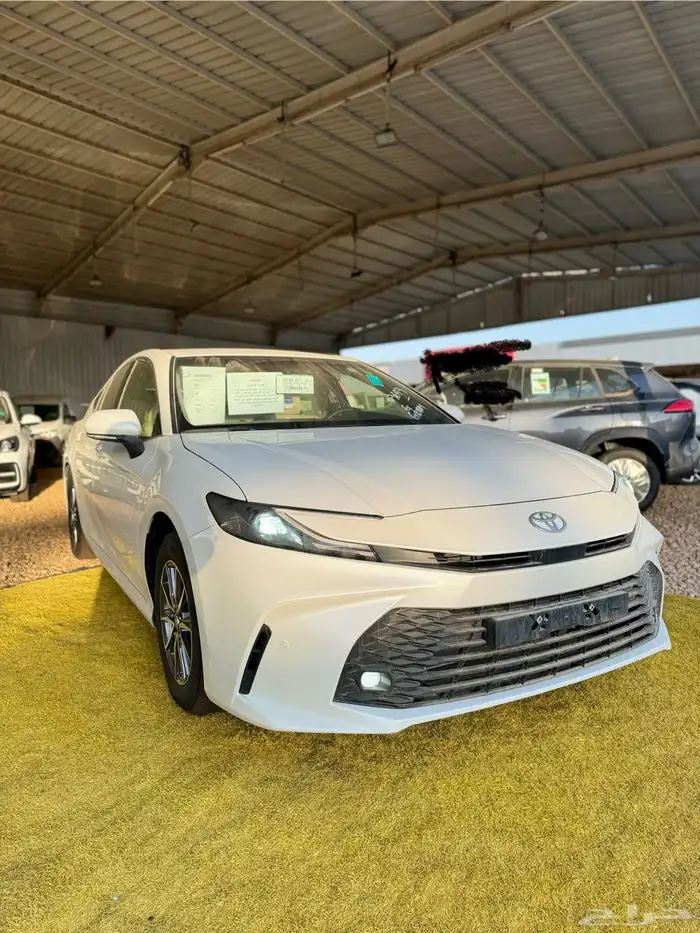 تويوتا كامري 2025 أنوار نهارية LED حساسات أمامية وخلفية 1