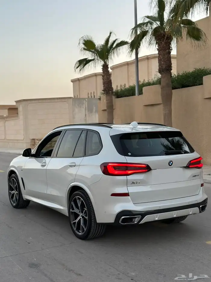 بي ام X5 موديل 2022 بحاله الوكاله ماشي 85 صيانات وكاله 7