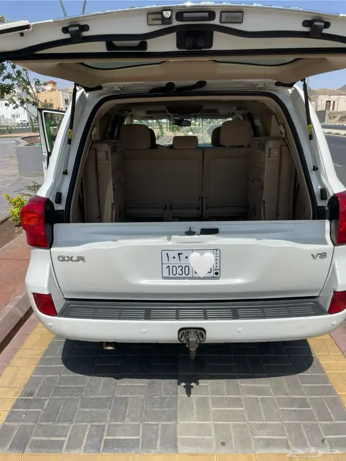 لاندكروزر مديل 2014 فل كامل في غاية النظافة 15