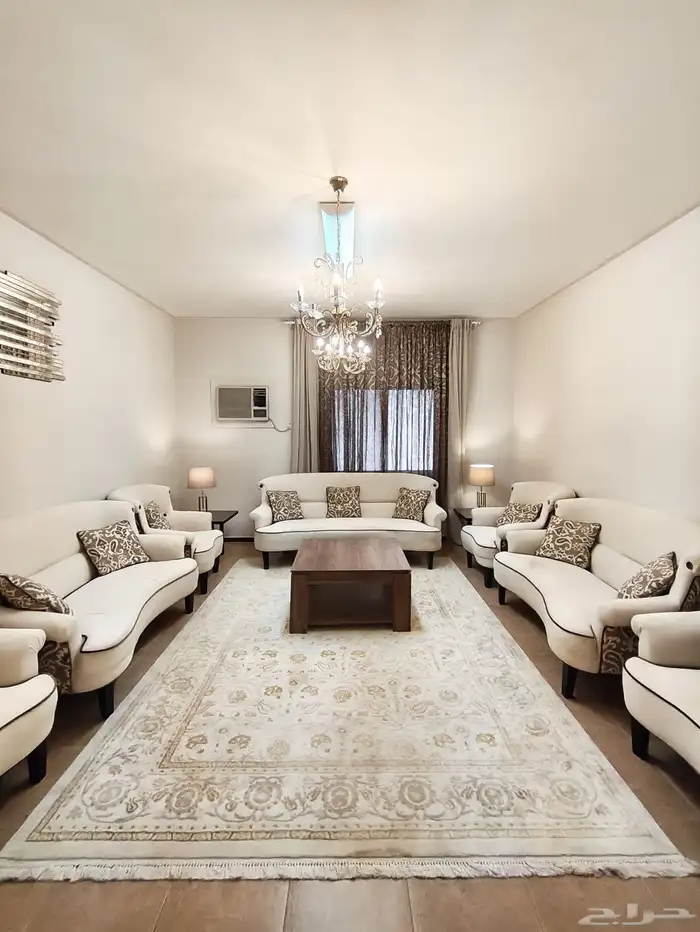 كنب فاخر مع الملحقات 1