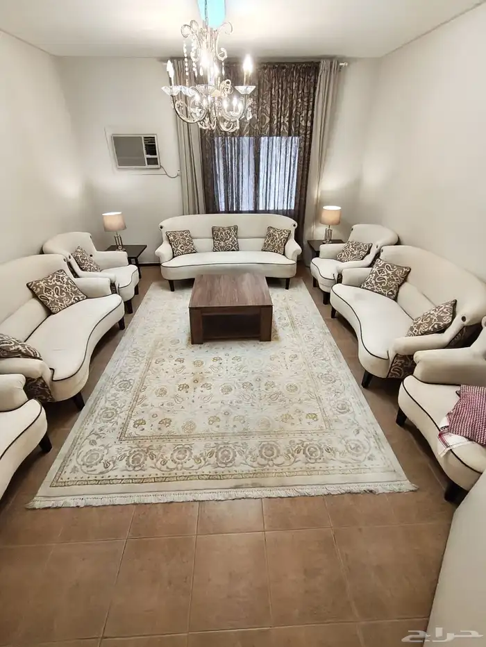 كنب فاخر مع الملحقات 2