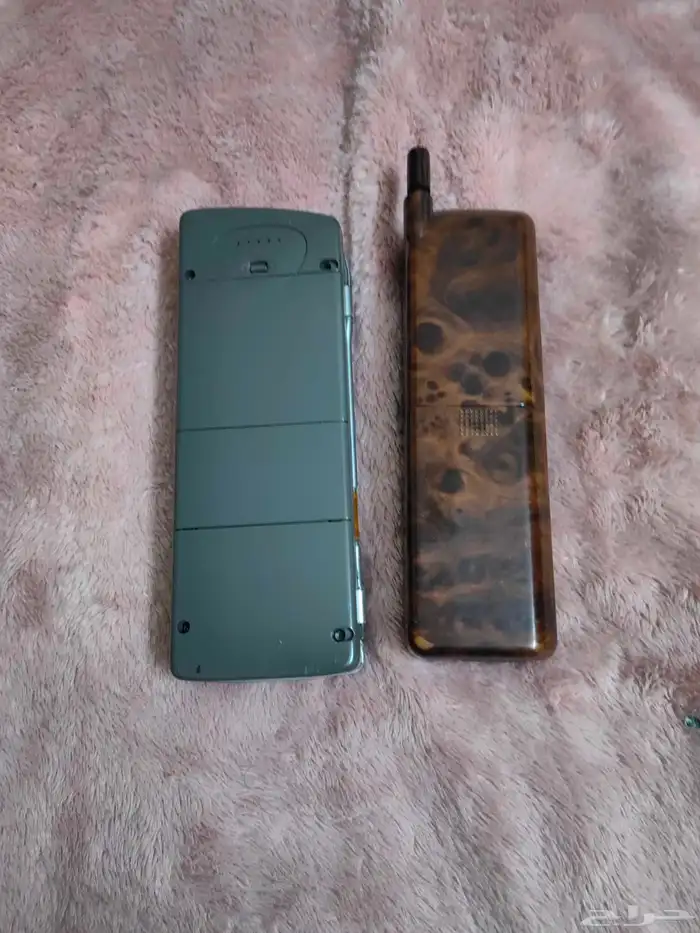 اثنين جوالات نوكيا وسمنس بحالتها ولا يوجود شاحن لها 2