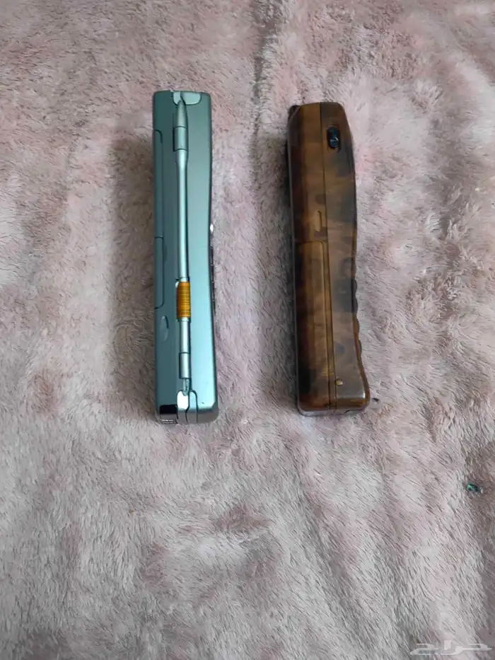 اثنين جوالات نوكيا وسمنس بحالتها ولا يوجود شاحن لها 1