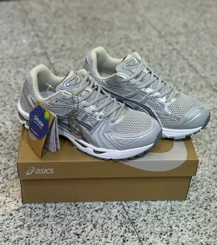 شوزات رسميه لويس فيتون وجزم لوربيانا ونيوبلانس واسكيس 41