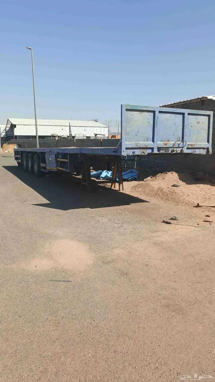 تيدر سطحا جاهز لشغل نضيف ثلاث محاور كفرات نص عمر 0