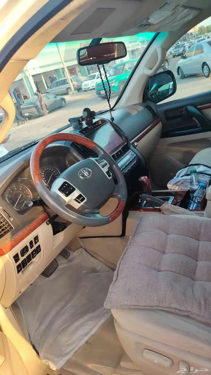 Landcruser Gxr 3 v8 used 1