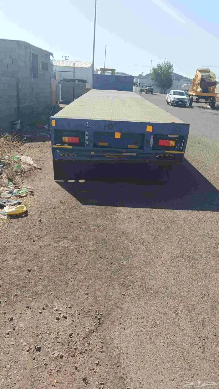 تيدر سطحا جاهز لشغل نضيف ثلاث محاور كفرات نص عمر 4