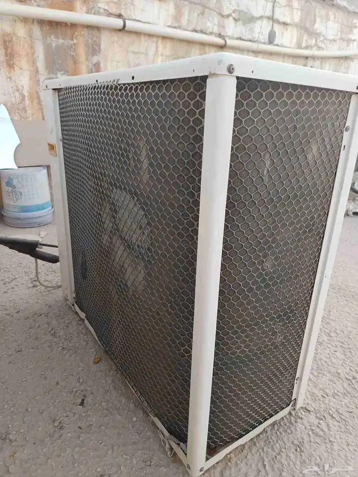 عدد 2 مكيف اسبيلت واحد يحتاج ديمنو مروحة والاخر يحتاج غاز فق 2