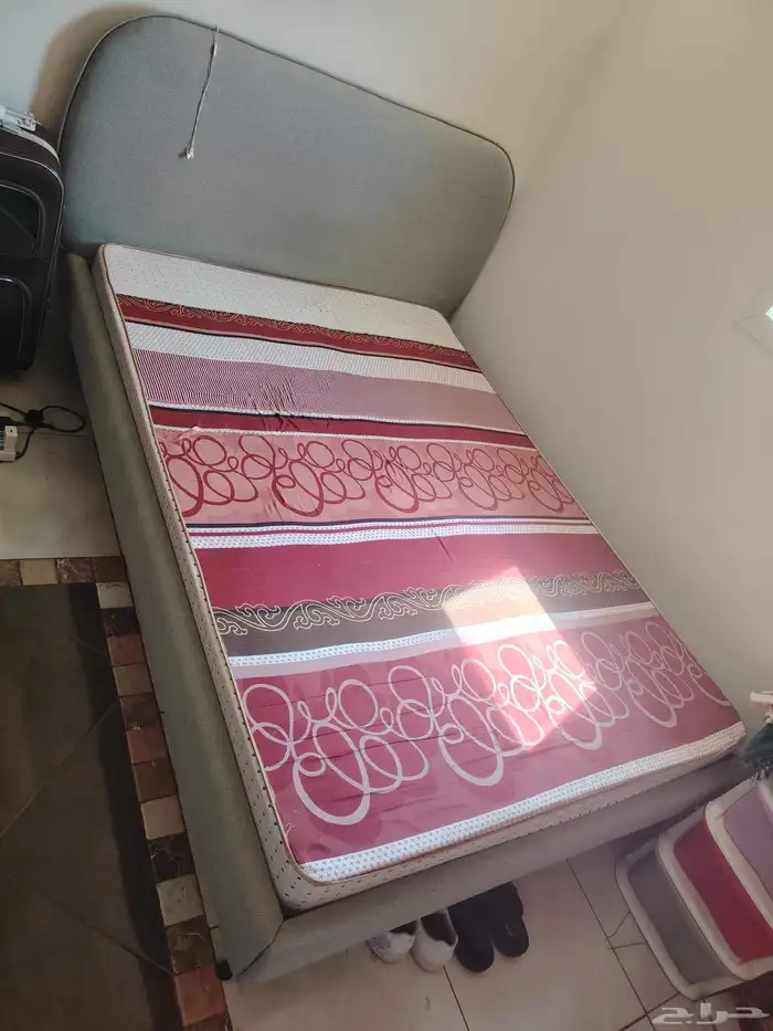 للبيع سرير و دولاب 1