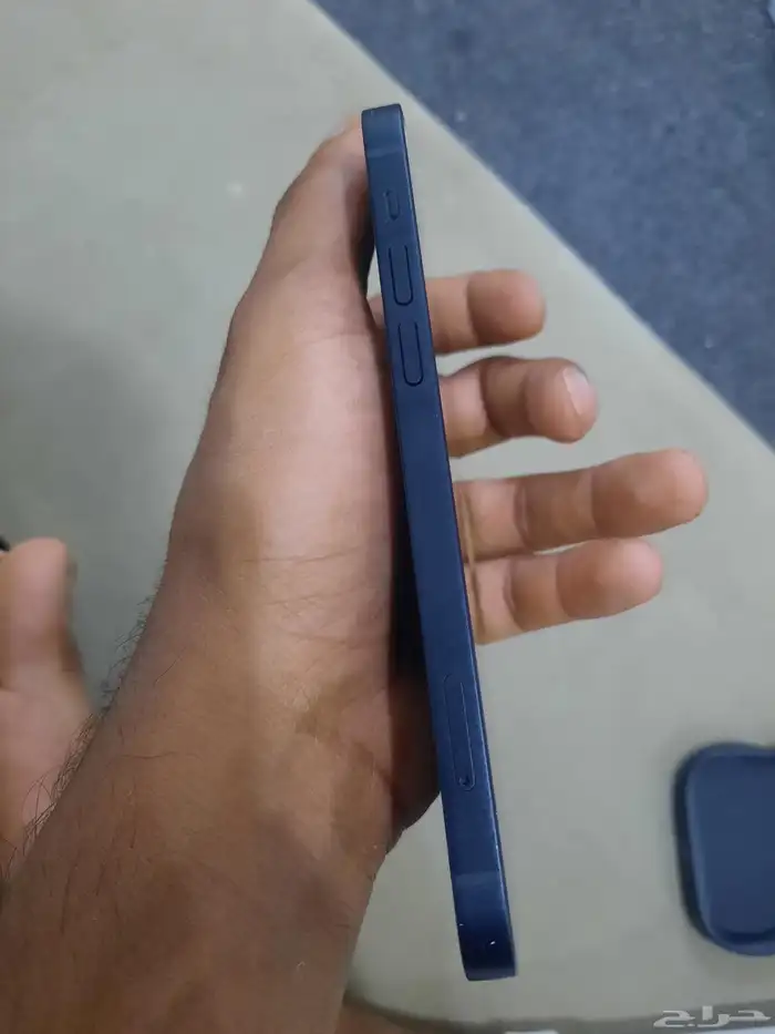 ايفون 12 عادي بحالة وكالة 8