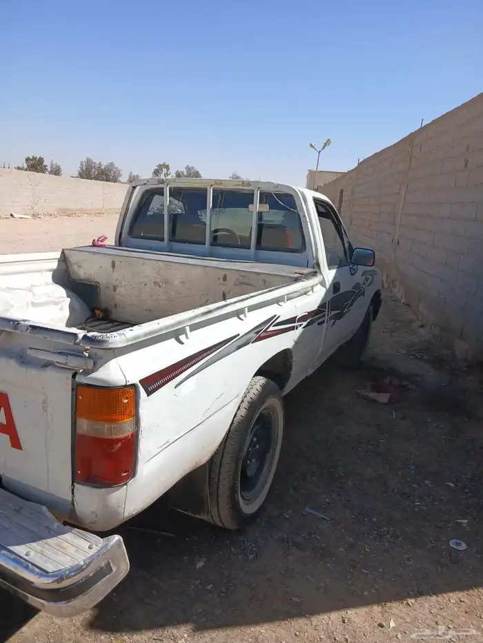 هايلوكس 2400 1