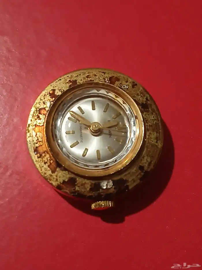 ساعة يابانية قديمة وساعة سويسرية 16