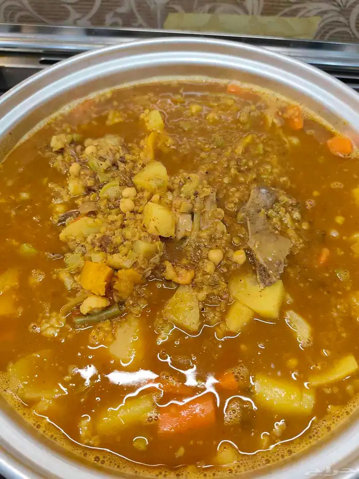 متوفر صالونة لحم بالخضار مع رز ابيض بالشعرية 0