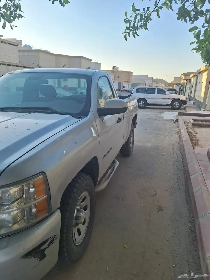 للبيع سلفرادو 6 سلندر 2