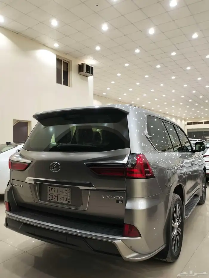 لكزس مخزن 2020 LX570s شرط فحص ممشي 74 الف 9
