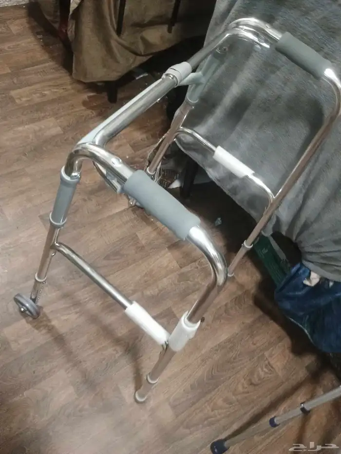 مشايه طبيه جديده لم تستخدم ابو عجلات سعر البيع 100. ريال 3