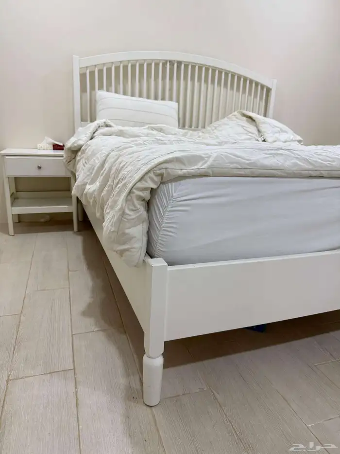 سرير نفرين وا كمدينه ثنتين للبيع فقط السرير بدون المرتبه. 1