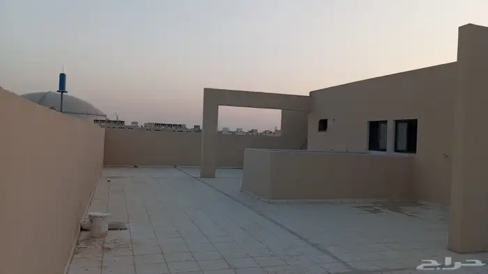 عمارة للإيجار في حي البيان 4