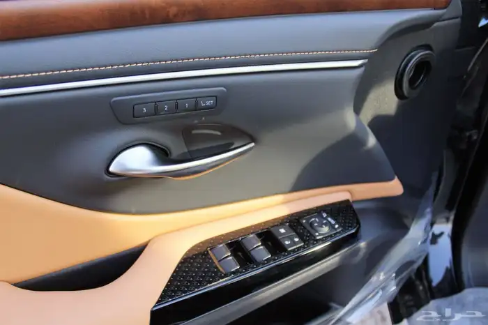 لكزس - ES350 CC - بريمي - 2025 17