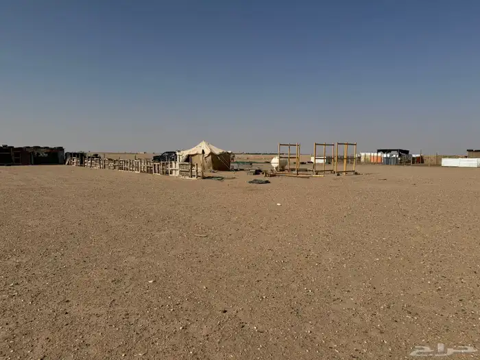 للبيع مراح كامل الموقع طريق الشمال جنوب محطة الوائليه 15
