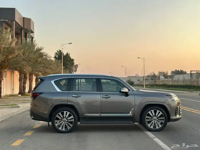 لكزس LX600 2022 BA سعودي شبه جديد 9