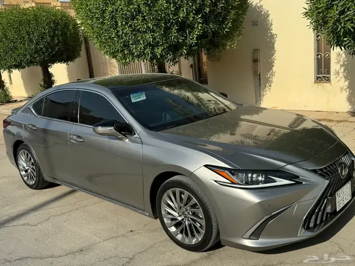 لكزس es350 موديل 2023 سعودي 8