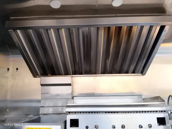 فود ترك للبيع 2012 ماشي 37الف فحص جديد 13