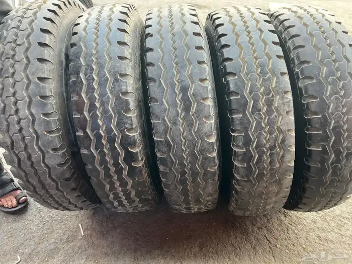 5 جنوط هلل جيب ربع مع كفرات صيني دعسة يوكهاما مقاس 750 16 3