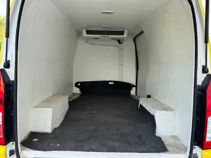 تويوتا باص هايس 2021 ثلاجه سقف عالي ديزل 15