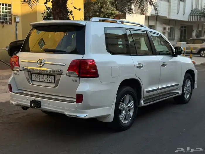 لاندكروزر 2013 GXR3 فل كامل 6