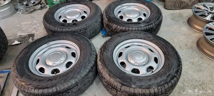 جنوط فورد مع كفراتها اصلي وكالة 1