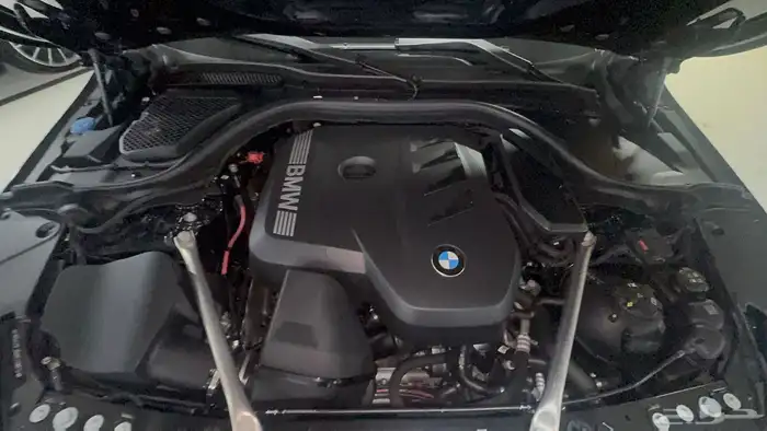 مملوكة لدي العصيمي قيد الشحن _ BMW 520i MKIT _ 2024 15
