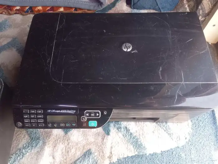 مسجل سياره وثلاث طابعات 3