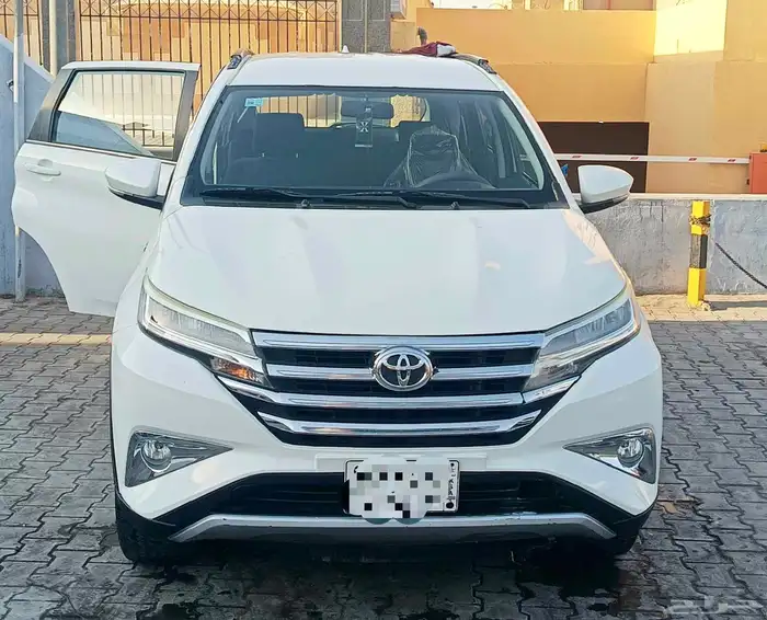 تويوتا راش 2019 قير مكينة شرط السيارة نظيفه من الحوادث 1