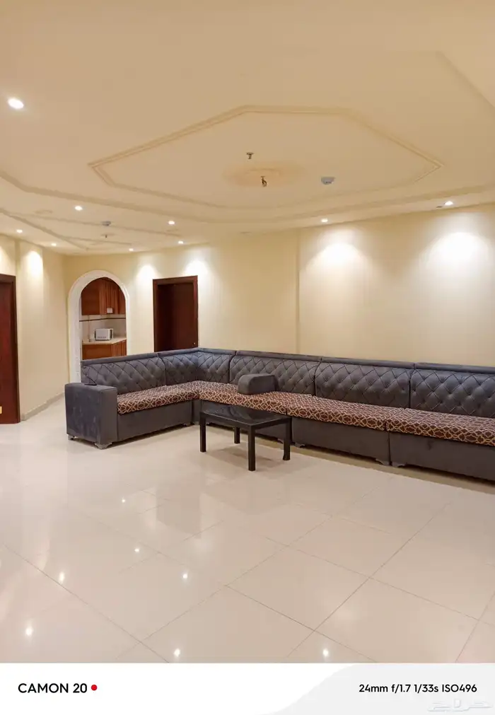 شقه مفروشه عبارة عن غرفتين وصالة وحمام ومطبخ واسعه جدا ونظيف 6