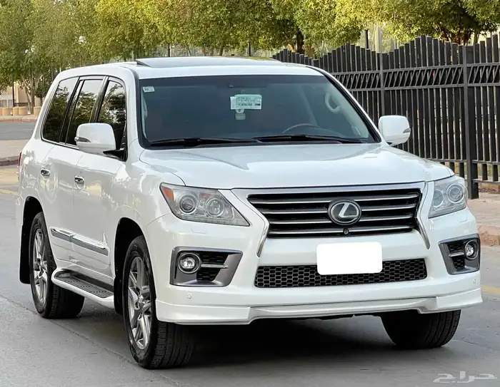 لكزس LX570 2014 فل سعودي 1