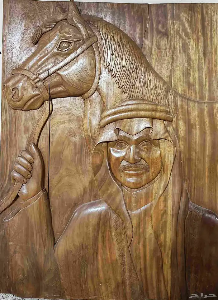 منحوته خشبية للامير الوليد بن طلال 0