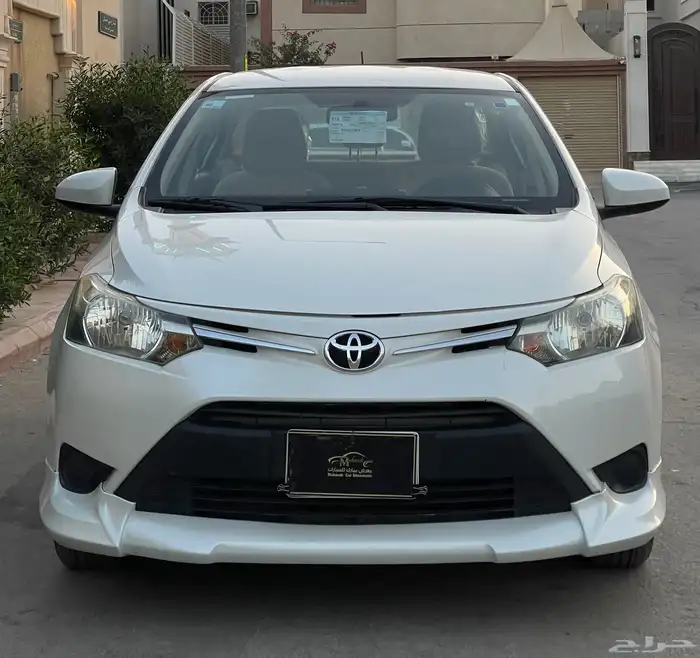 تويوتا- يارس- 2017- بنزين- تماتيك- قمه النظآفه 6