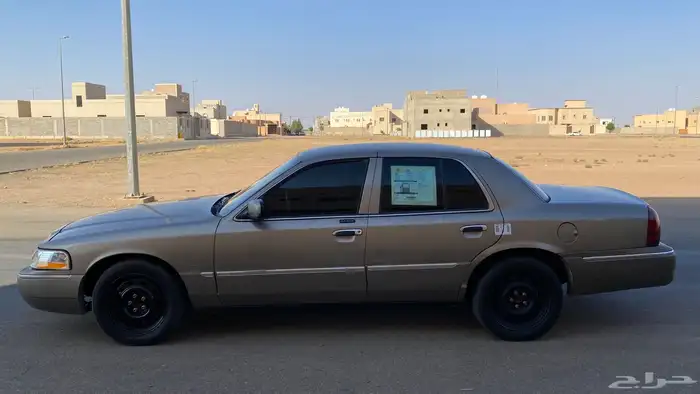 فورد جراند ماركيز المديل 2003 امريكي 1