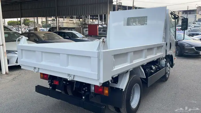 ايسوزو قلاب م 2025 حمولة 3 طن ياباني بسعر منافس 4