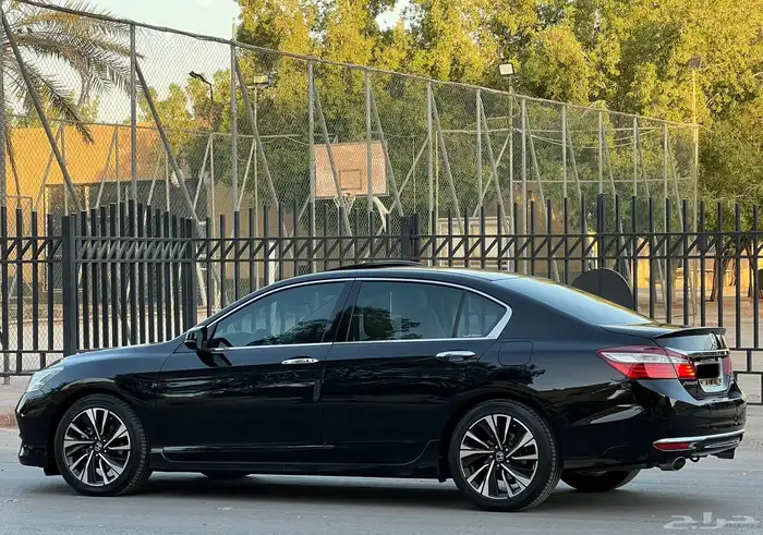 هوندا اكورد 2017 فل V6 سعودي 4