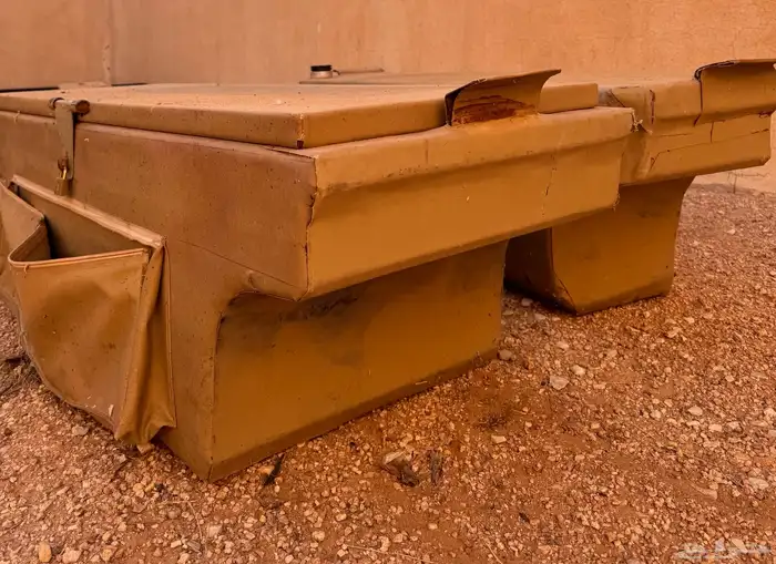 شنطة وتانكي وعليهم عوازل وتانكي أستيل نظيفه 2