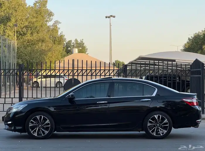 هوندا اكورد 2017 فل V6 سعودي 5