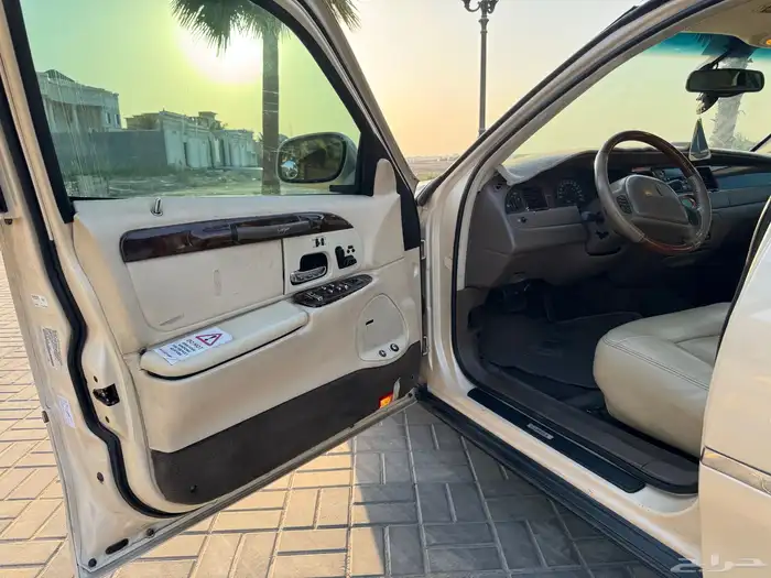 للبيع لينكون نظيف جدا  بحالة ممتازة 1998 9